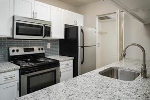 Arbors of Montgomery in Cincinnati, OH - Building Photo