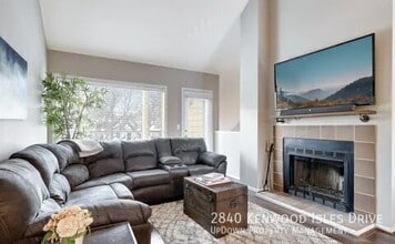 2840 Kenwood Isles Dr in Minneapolis, MN - Building Photo - Building Photo