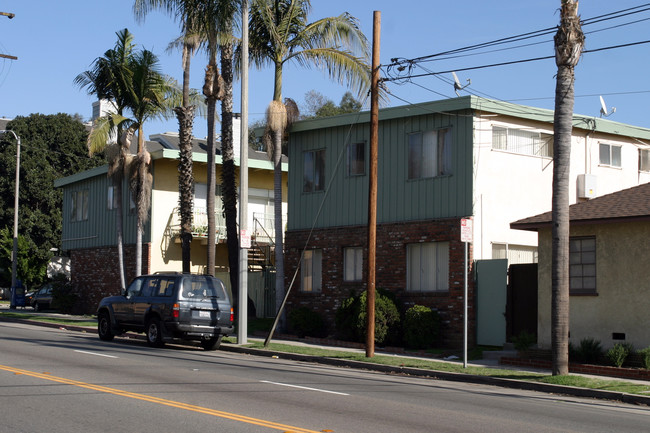 1650 Redondo Ave in Long Beach, CA - Building Photo - Building Photo