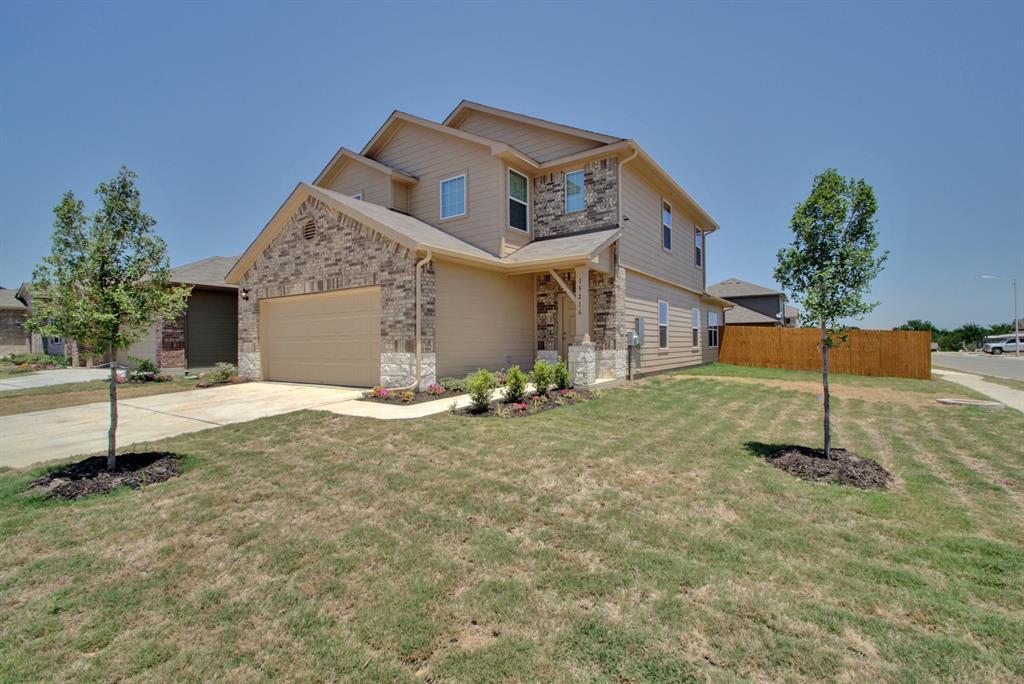 15216 Bullbrier Rd in Austin, TX - Building Photo
