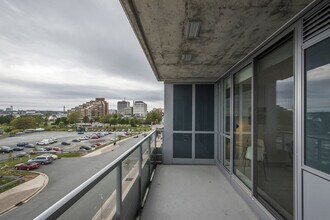 49 Kings Wharf Pl in Dartmouth, NS - Building Photo - Building Photo
