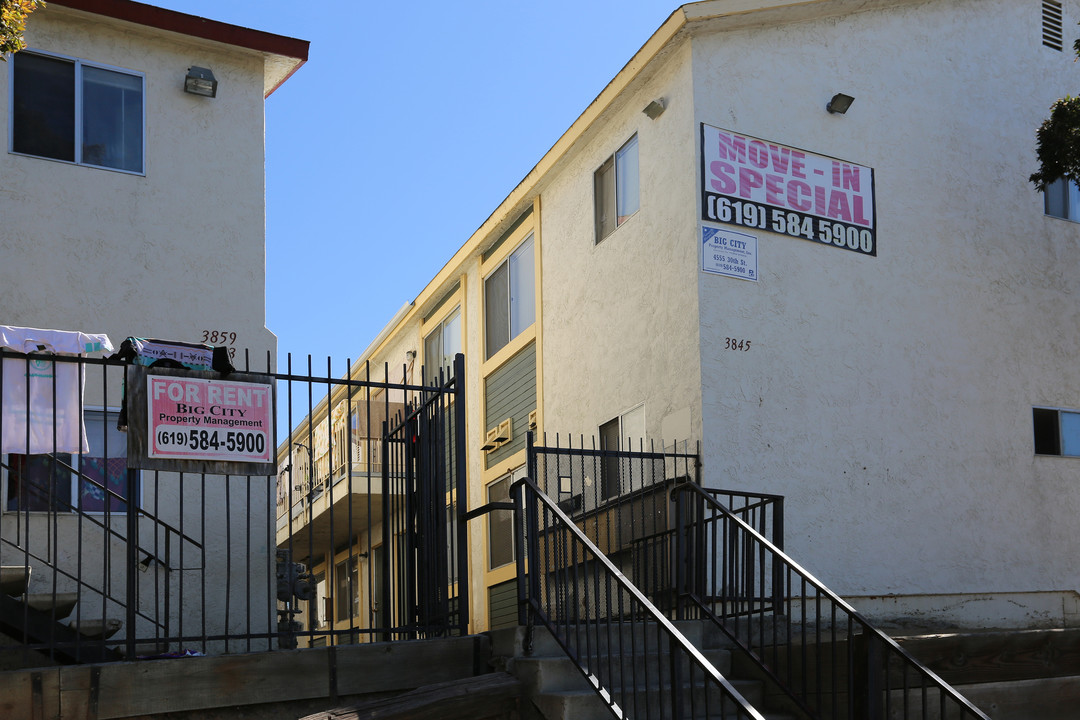 50th Street Villas in San Diego, CA - Building Photo