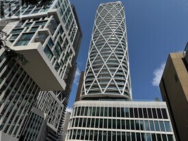 230 Simcoe St in Toronto, ON - Building Photo