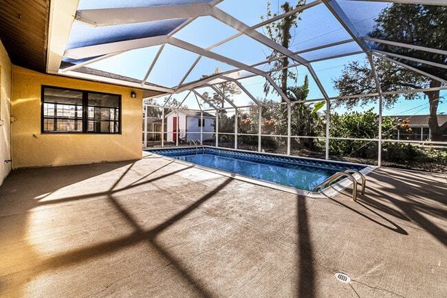 7286 Jonas Rd in Ft. Myers, FL - Building Photo - Building Photo