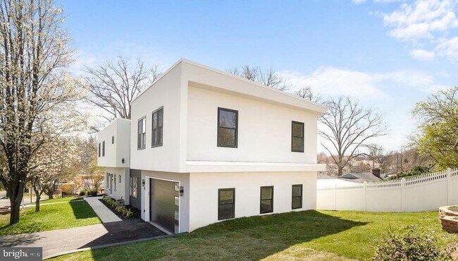 8618 Jones Mill Rd in Chevy Chase, MD - Building Photo - Building Photo