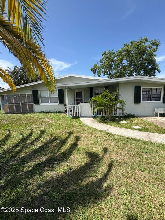 1560 Anchor Ln in Merritt Island, FL - Building Photo