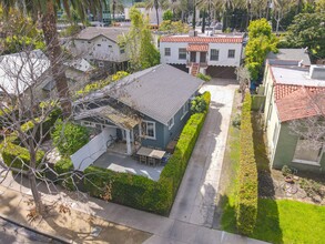 345 Huntley Dr in West Hollywood, CA - Building Photo - Building Photo