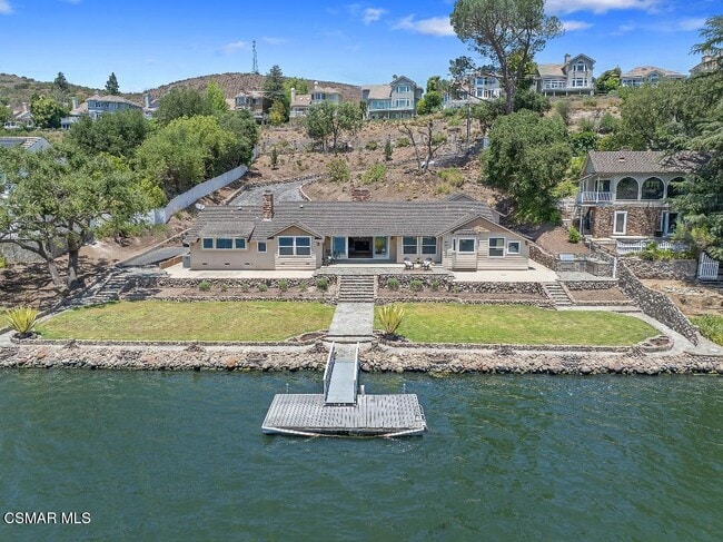 property at 800 Lake Sherwood Dr