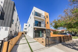 2847 S Victoria Ave in Los Angeles, CA - Building Photo