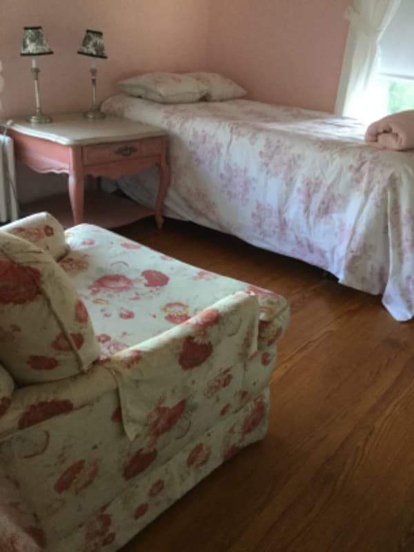 7 Pacific Ave in Oak Bluffs, MA - Building Photo - Building Photo