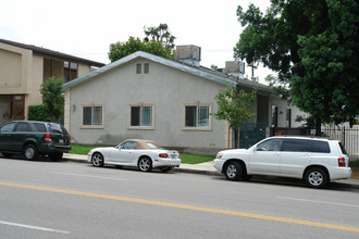 318 E Verdugo Ave in Burbank, CA - Building Photo - Building Photo