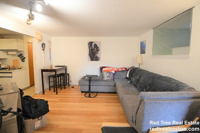 21 Kinross Rd in Boston, MA - Building Photo - Building Photo