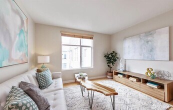 451 Kansas St in San Francisco, CA - Foto de edificio - Building Photo