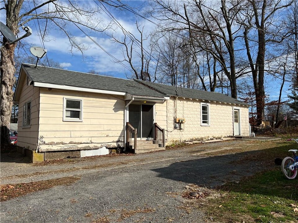 7 S High St in Bloomingburg, NY - Building Photo