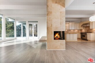 789 Linda Flora Dr in Los Angeles, CA - Building Photo - Building Photo