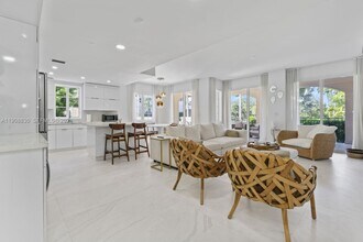 19217 Fisher Island Dr in Miami Beach, FL - Building Photo - Building Photo