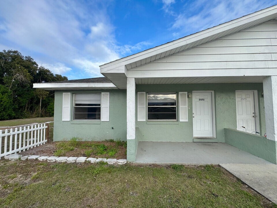 2571-2575 Elm Ave in Lake Wales, FL - Building Photo