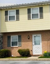 209 W Hamilton Ave in Myerstown, PA - Building Photo