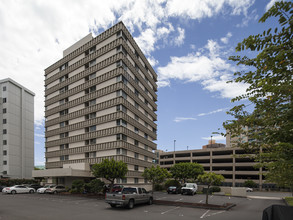 Lakeview Sands in Honolulu, HI - Building Photo - Building Photo