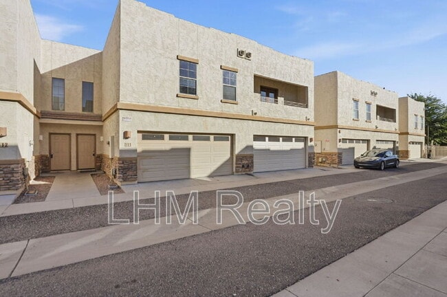 15818 N 25th St in Phoenix, AZ - Building Photo - Building Photo