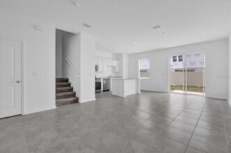 2474 Skyline Lp in Kissimmee, FL - Building Photo - Building Photo