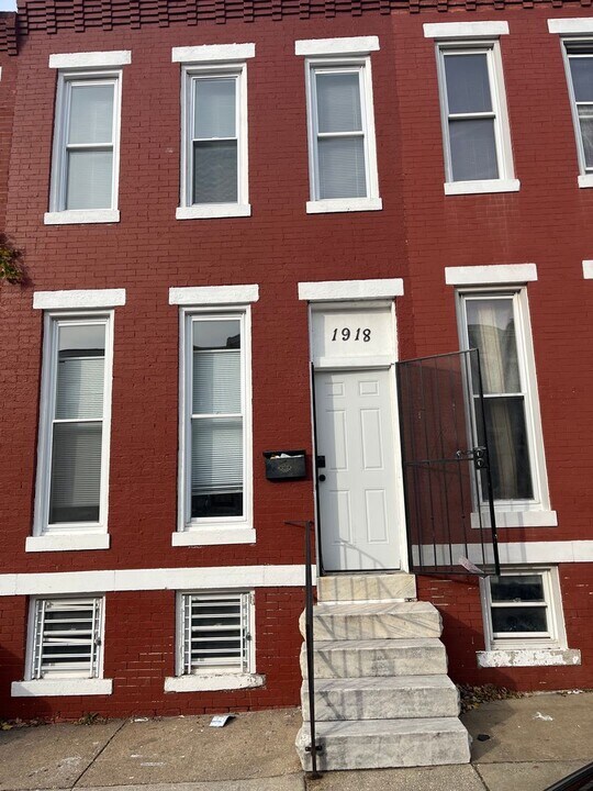 1918 Penrose Ave in Baltimore, MD - Building Photo
