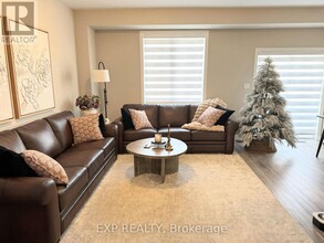 32 Linden Park Ln in Hamilton, ON - Building Photo - Building Photo