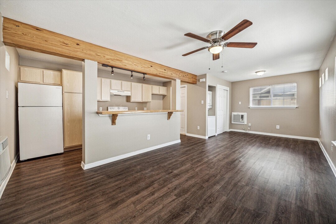 831 W 25th St in Houston, TX - Building Photo