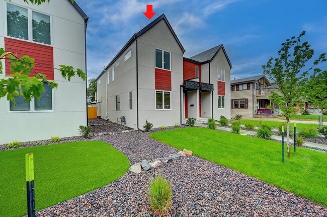 3067 S Delaware St in Englewood, CO - Building Photo - Building Photo