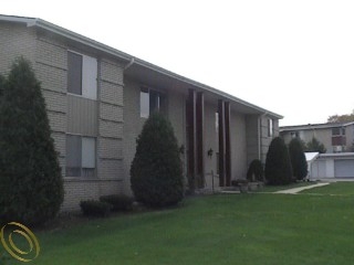 Linden Apartments in Farmington, MI - Building Photo - Building Photo