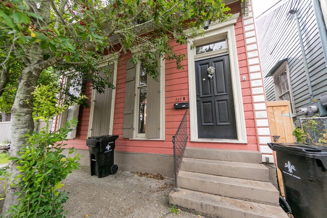 property at 727 Saint Roch Ave