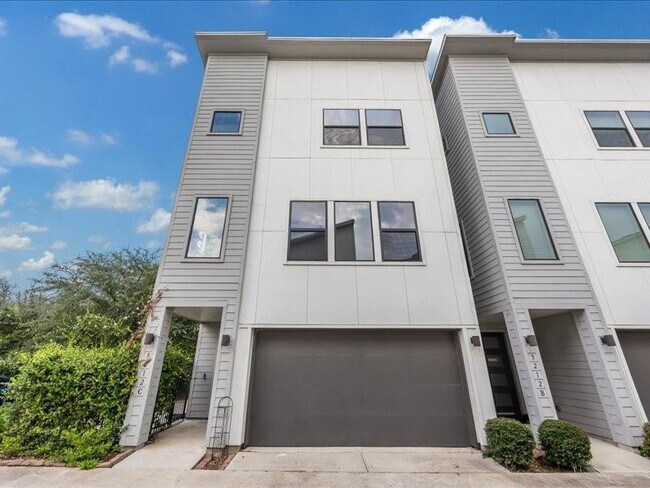 3212 N MacGregor Way in Houston, TX - Building Photo - Building Photo