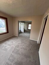 4702 Burleigh Rd in Garfield Heights, OH - Building Photo - Building Photo
