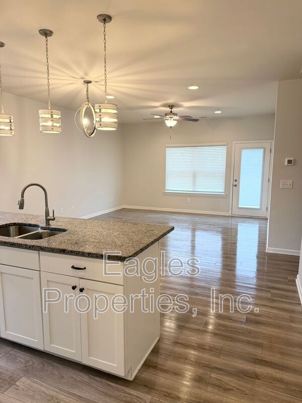 207 Timberline Oak Dr in Goldsboro, NC - Building Photo - Building Photo