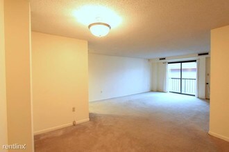 23 Elm St-Unit -Apt 206 in Somerville, MA - Building Photo - Building Photo