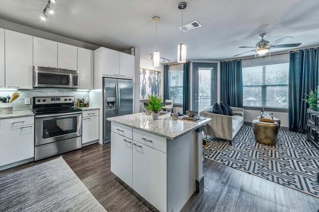 604 N Eldridge Pkwy in Houston, TX - Building Photo - Building Photo