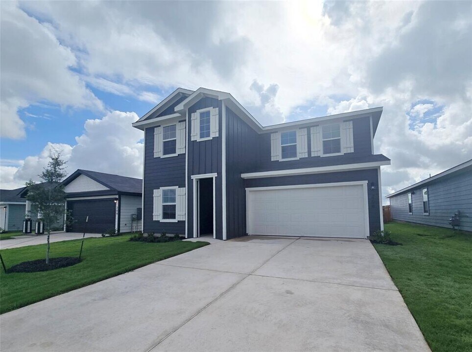 206 Punta Cana St in Bastrop, TX - Building Photo