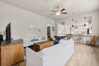 248 Crest Edge St in Montgomery, TX - Building Photo - Building Photo