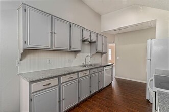588 Lake Forest Dr in Coppell, TX - Building Photo - Building Photo