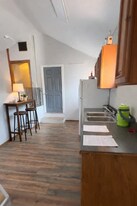 47 W Bridge St, Unit 1 upstairs in Oswego, NY - Building Photo