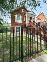 1332 S Claremont Ave in Chicago, IL - Building Photo