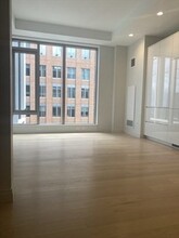 135 Seaport Blvd in Boston, MA - Building Photo - Building Photo