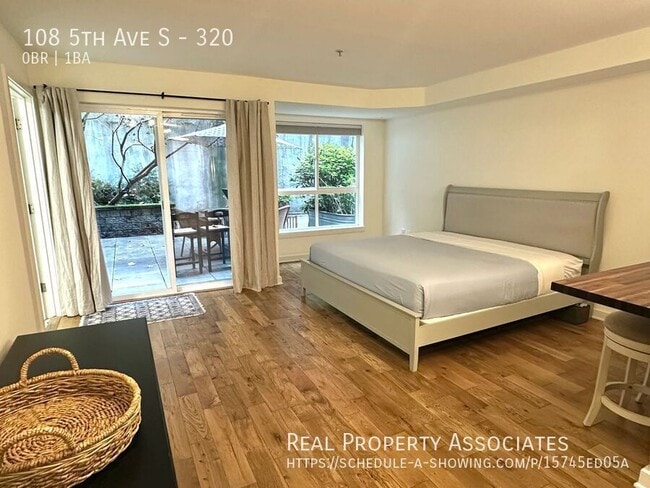 108 5th Ave S in Seattle, WA - Foto de edificio - Building Photo