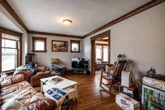1831 E Kenwood Blvd in Milwaukee, WI - Building Photo - Building Photo