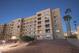 7820 E Camelback Rd in Scottsdale, AZ - Building Photo - Building Photo