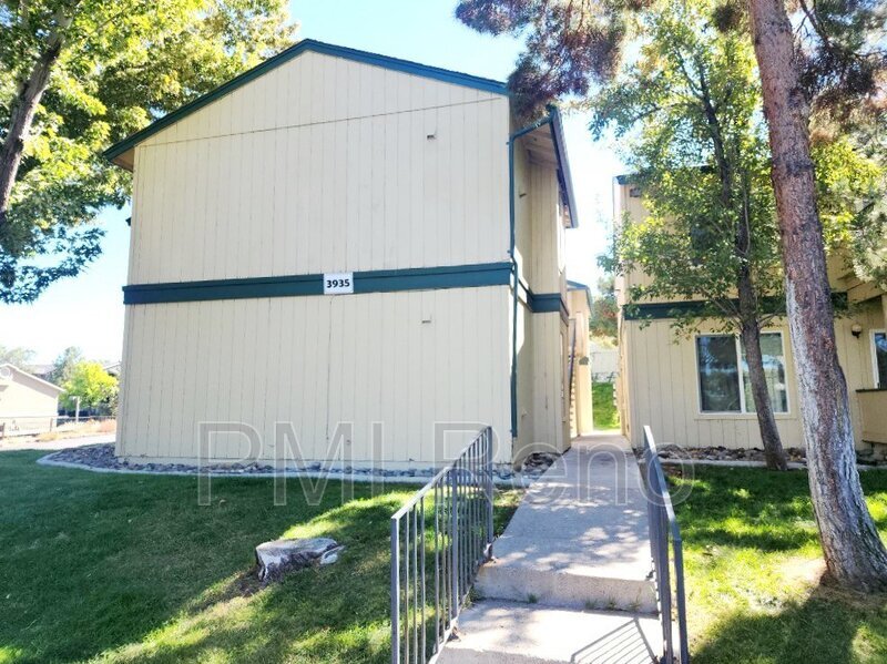 3935 Clear Acre Ln-Unit -Apt 209 in Reno, NV - Building Photo