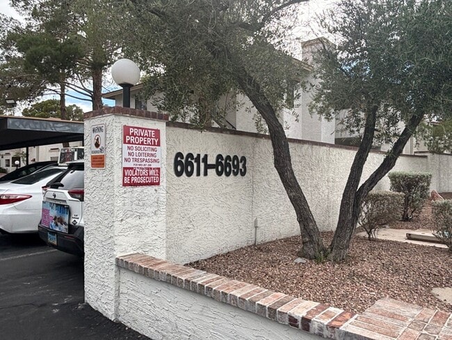 6611 W Tropicana Ave in Las Vegas, NV - Building Photo - Building Photo