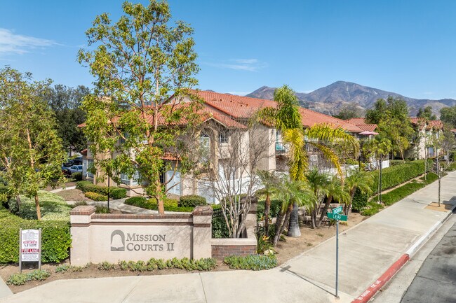 Mission Courts II in Rancho Santa Margarita, CA - Building Photo - Building Photo