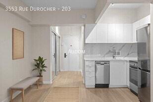 3553 Rue Durocher in Montréal, QC - Building Photo