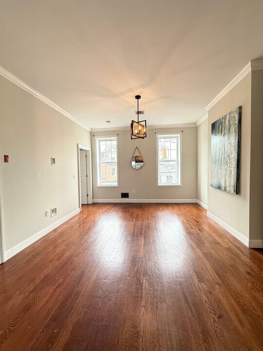 375 Palisade Ave in Jersey City, NJ - Building Photo